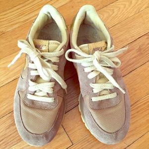 Retro Nike street sneakers